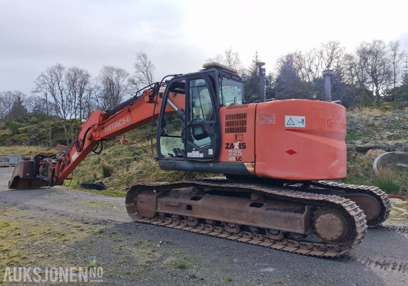 2009 Hitachi ZX225USLC-3 Beltegraver m/GPS/Rototilt med klype/3 skuffer, 12800 timer - Gravemaskin: bilde 4 2009 Hitachi ZX225USLC-3 Beltegraver m/GPS/Rototilt med klype/3 skuffer, 12800 timer - Gravemaskin: bilde 4
