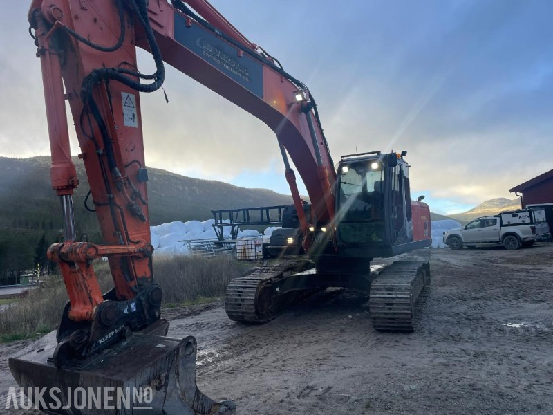 2010 Gravemaskin - Hitachi 250 LC - Gravemaskin: bilde 2 2010 Gravemaskin - Hitachi 250 LC - Gravemaskin: bilde 2