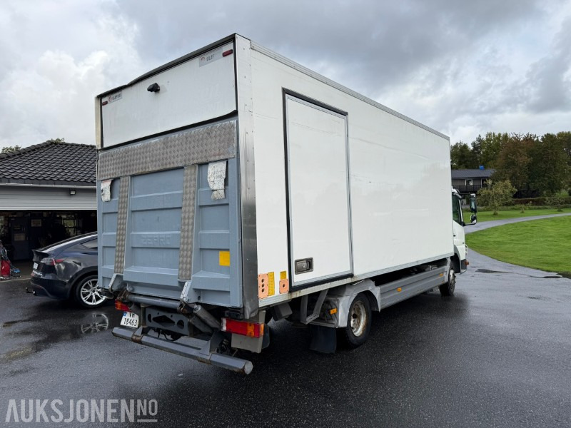 2010 Mercedes-Benz Atego 818 skapbil m/ Thermo King og Zepro bakløft - Skapbil: bilde 5 2010 Mercedes-Benz Atego 818 skapbil m/ Thermo King og Zepro bakløft - Skapbil: bilde 5