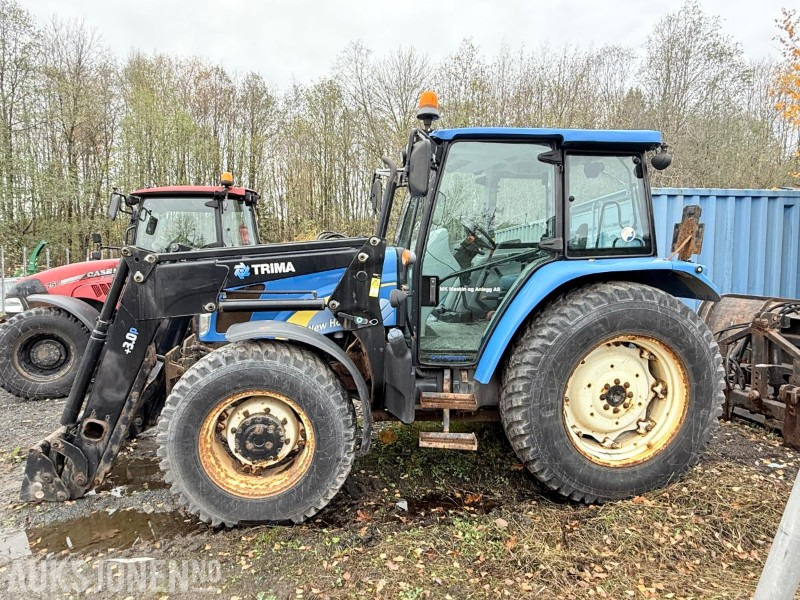 2010 New Holland T5070 traktor / Trima frontlaster / 4X4 - Traktor: bilde 2 2010 New Holland T5070 traktor / Trima frontlaster / 4X4 - Traktor: bilde 2