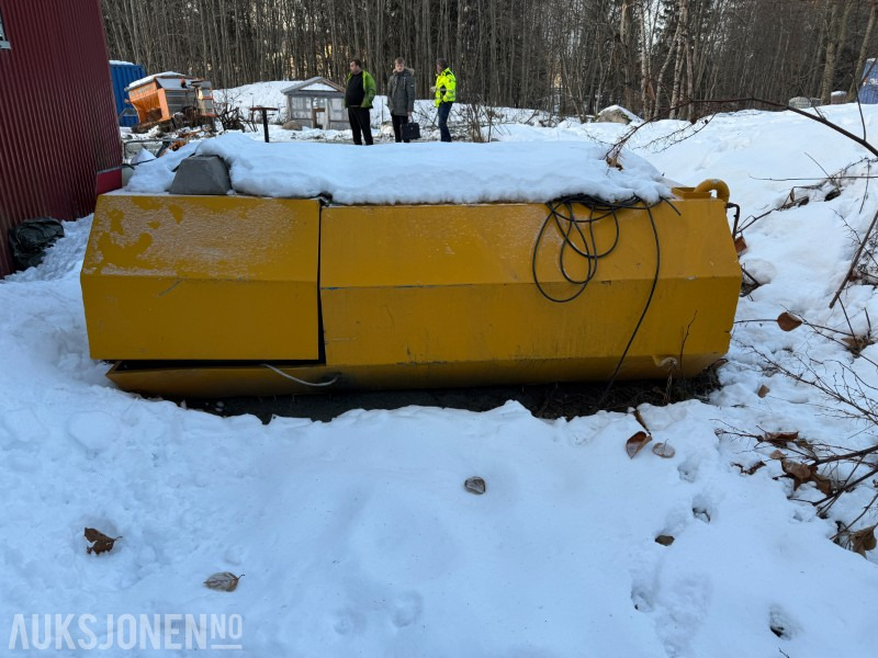 2010 Skiltvasker, feiekost og sandspreder - Anleggsmaskiner: bilde 3 2010 Skiltvasker, feiekost og sandspreder - Anleggsmaskiner: bilde 3
