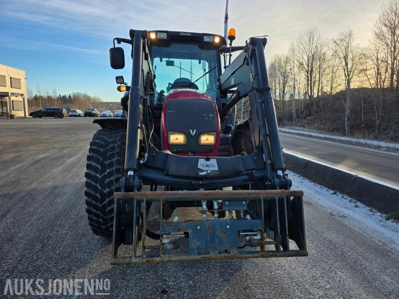 2010 VALTRA N121 HITECH MED FRONTLASTER 50KMT - Traktor: bilde 2 2010 VALTRA N121 HITECH MED FRONTLASTER 50KMT - Traktor: bilde 2
