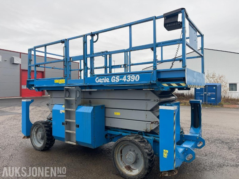 2011 Genie GS 4390 Sakselift, 1698 timer - Lift: bilde 3 2011 Genie GS 4390 Sakselift, 1698 timer - Lift: bilde 3