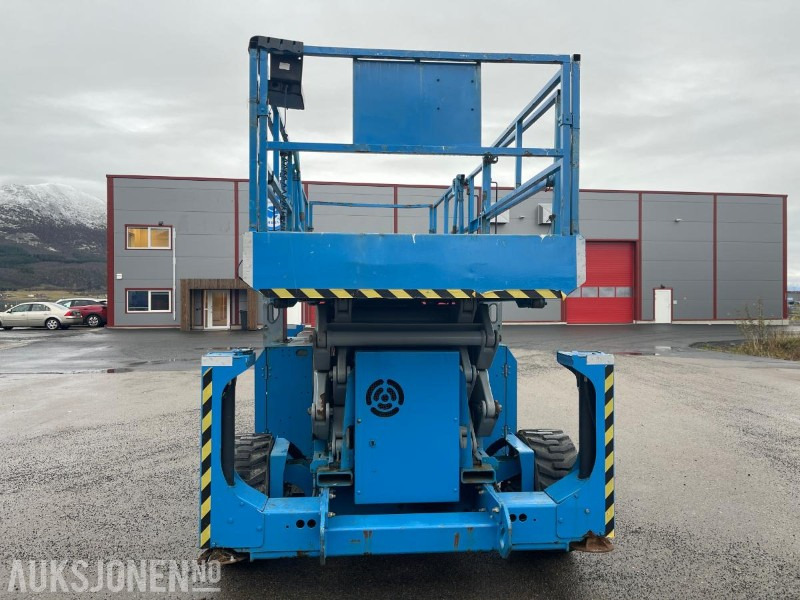 2011 Genie GS 4390 Sakselift, 1698 timer - Lift: bilde 2 2011 Genie GS 4390 Sakselift, 1698 timer - Lift: bilde 2
