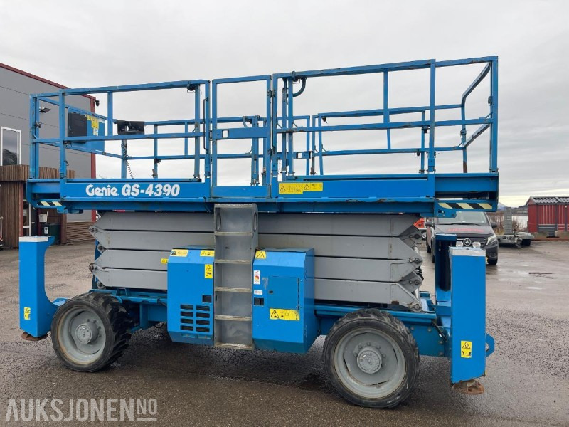 2011 Genie GS 4390 Sakselift, 1698 timer - Lift: bilde 4 2011 Genie GS 4390 Sakselift, 1698 timer - Lift: bilde 4