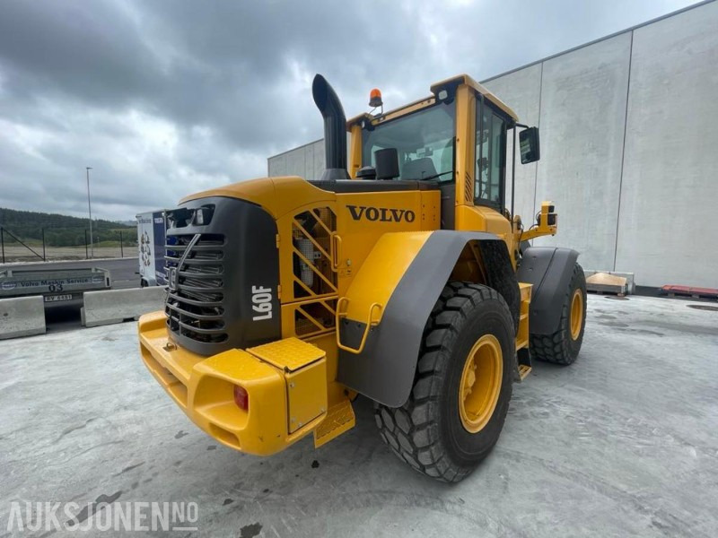 2011 VOLVO L60F HJULLASTER - SPAKSTYRING - NYE DEKK - BBS - 3-4 FUNKSJON - PALLEGAFLER - SKUFFE - KAMERA - MYE PÅKOSTET! - Hjullaster: bilde 3 2011 VOLVO L60F HJULLASTER - SPAKSTYRING - NYE DEKK - BBS - 3-4 FUNKSJON - PALLEGAFLER - SKUFFE - KAMERA - MYE PÅKOSTET! - Hjullaster: bilde 3