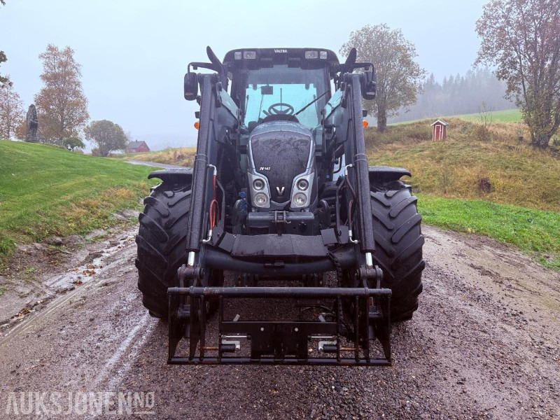 2013 Valtra N143 Direct med fronthydraulikk og kraftuttak(PTO) - Nylig EU godkjent - Traktor: bilde 5 2013 Valtra N143 Direct med fronthydraulikk og kraftuttak(PTO) - Nylig EU godkjent - Traktor: bilde 5