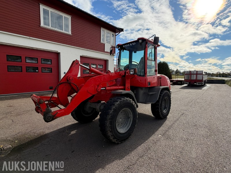 2013 Volvo L30B-Z7X Hjullaster - 6650kg - Ryggekamera - Universalskuff - Pallegafler - Hjullaster: bilde 1 2013 Volvo L30B-Z7X Hjullaster - 6650kg - Ryggekamera - Universalskuff - Pallegafler - Hjullaster: bilde 1