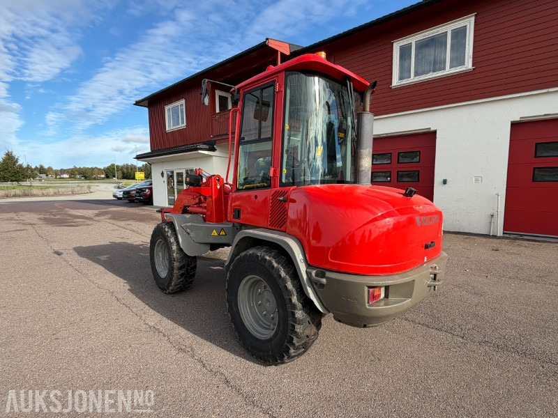 2013 Volvo L30B-Z7X Hjullaster - 6650kg - Ryggekamera - Universalskuff - Pallegafler - Hjullaster: bilde 3 2013 Volvo L30B-Z7X Hjullaster - 6650kg - Ryggekamera - Universalskuff - Pallegafler - Hjullaster: bilde 3