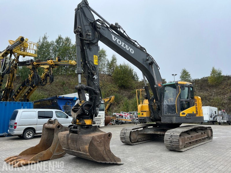 2014 Volvo EC235 DL , Engcon tilt, 2 skuffer, sentralsmøring, dieselvarmer - Gravemaskin: bilde 1 2014 Volvo EC235 DL , Engcon tilt, 2 skuffer, sentralsmøring, dieselvarmer - Gravemaskin: bilde 1