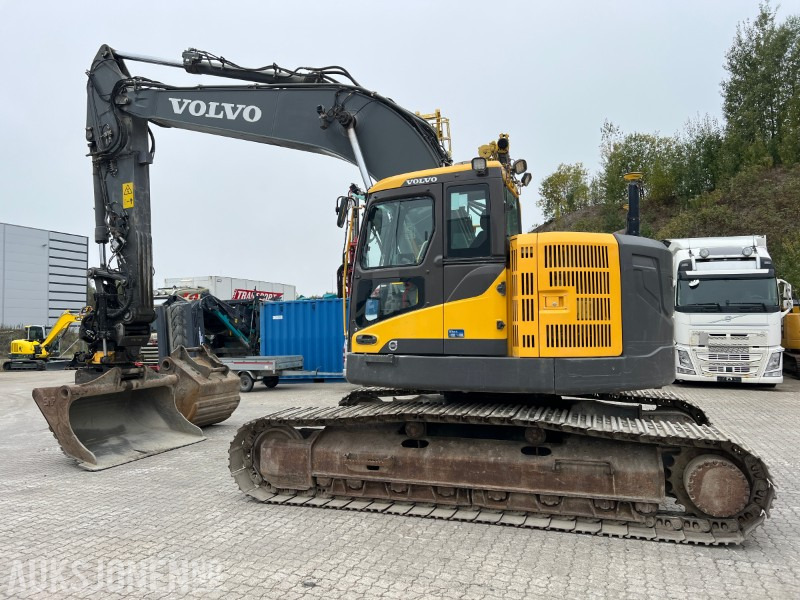 2014 Volvo EC235 DL , Engcon tilt, 2 skuffer, sentralsmøring, dieselvarmer - Gravemaskin: bilde 2 2014 Volvo EC235 DL , Engcon tilt, 2 skuffer, sentralsmøring, dieselvarmer - Gravemaskin: bilde 2