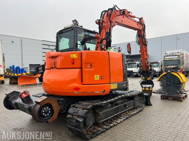 2015 Hitachi ZX-85-US-5 - Rail maskin med mye utstyr! - Gravemaskin: bilde 5 2015 Hitachi ZX-85-US-5 - Rail maskin med mye utstyr! - Gravemaskin: bilde 5