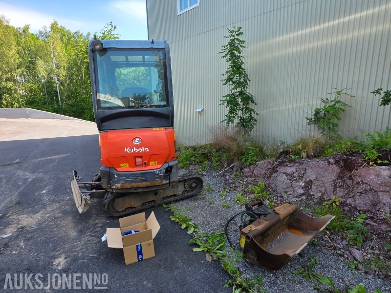 2015 Kubota KX019-4 Minigraver med grave og pusseskuff - Minigraver: bilde 4 2015 Kubota KX019-4 Minigraver med grave og pusseskuff - Minigraver: bilde 4