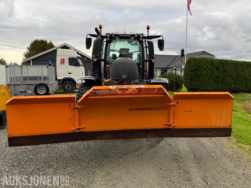 2016 Valtra T174E med Schmidt Tellefsdal U-LS 43.6 plog (2022), Valtra 76 frontlaster og betong lodd - Traktor: bilde 2 2016 Valtra T174E med Schmidt Tellefsdal U-LS 43.6 plog (2022), Valtra 76 frontlaster og betong lodd - Traktor: bilde 2