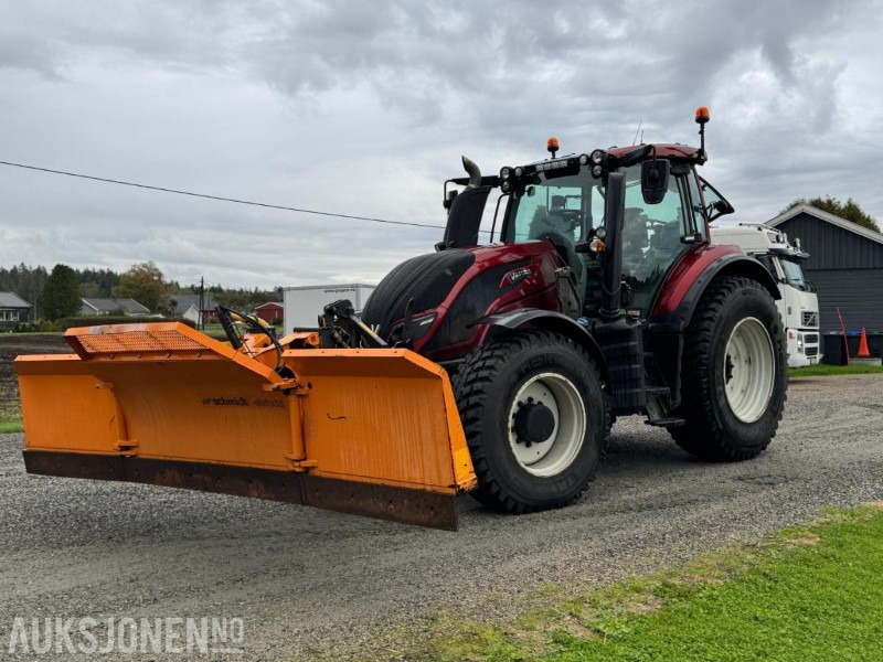 2016 Valtra T174E med Schmidt Tellefsdal U-LS 43.6 plog (2022), Valtra 76 frontlaster og betong lodd - Traktor: bilde 1 2016 Valtra T174E med Schmidt Tellefsdal U-LS 43.6 plog (2022), Valtra 76 frontlaster og betong lodd - Traktor: bilde 1