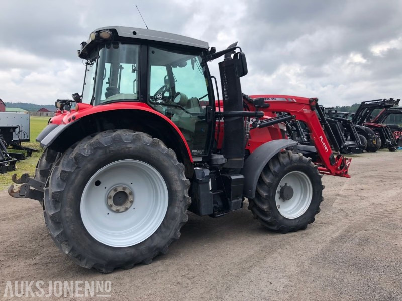 2018 Massey Ferguson MF6714S traktor - Elektronisk hydraulikk - Festejern/Sentral - Fjærende foraksel - Klimaanlegg - Traktor: bilde 4 2018 Massey Ferguson MF6714S traktor - Elektronisk hydraulikk - Festejern/Sentral - Fjærende foraksel - Klimaanlegg - Traktor: bilde 4