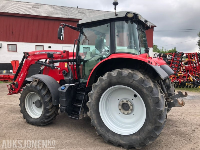 2018 Massey Ferguson MF6714S traktor - Elektronisk hydraulikk - Festejern/Sentral - Fjærende foraksel - Klimaanlegg - Traktor: bilde 5 2018 Massey Ferguson MF6714S traktor - Elektronisk hydraulikk - Festejern/Sentral - Fjærende foraksel - Klimaanlegg - Traktor: bilde 5