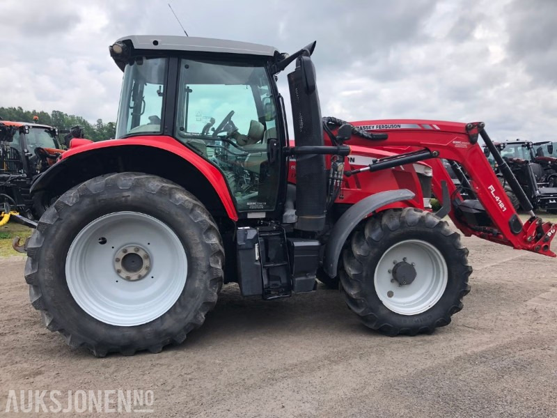 2018 Massey Ferguson MF6714S traktor - Elektronisk hydraulikk - Festejern/Sentral - Fjærende foraksel - Klimaanlegg - Traktor: bilde 3 2018 Massey Ferguson MF6714S traktor - Elektronisk hydraulikk - Festejern/Sentral - Fjærende foraksel - Klimaanlegg - Traktor: bilde 3