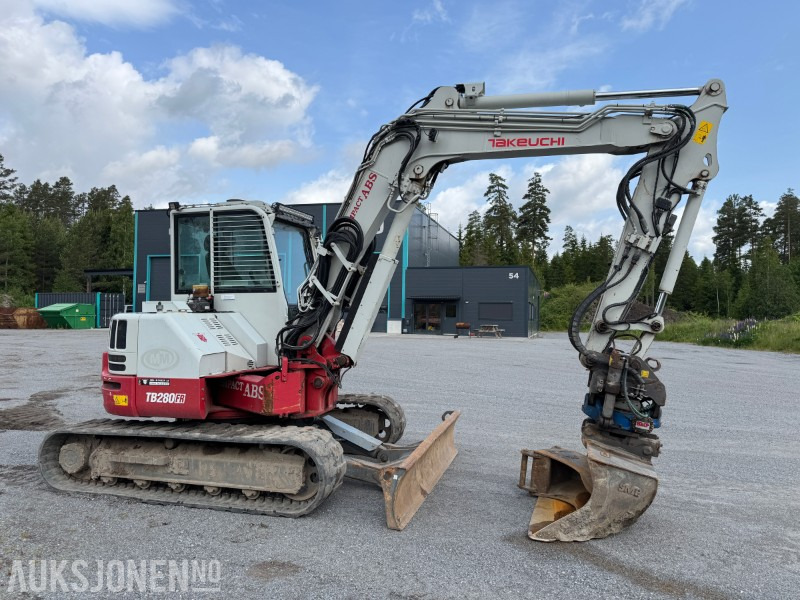 2018 Takeuchi TB280FR – 8,5-tonns gravemaskin med Side-to-Side Boom, tilt, sentralsmøring og 2 skuffer - Gravemaskin: bilde 5 2018 Takeuchi TB280FR – 8,5-tonns gravemaskin med Side-to-Side Boom, tilt, sentralsmøring og 2 skuffer - Gravemaskin: bilde 5