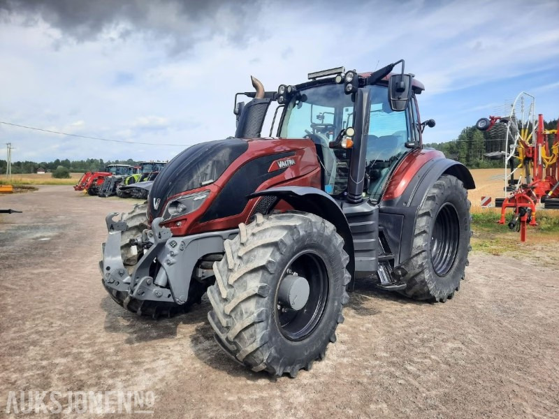 2018 Valtra T234DST traktor - 50 km/t - EU godkjent til 2026 - Elektronisk hydraulikk - Fjærende foraksel - Fronthydraulikk - Klimaanlegg - Traktor: bilde 2 2018 Valtra T234DST traktor - 50 km/t - EU godkjent til 2026 - Elektronisk hydraulikk - Fjærende foraksel - Fronthydraulikk - Klimaanlegg - Traktor: bilde 2