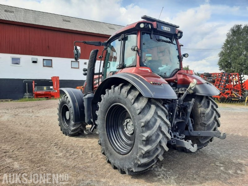 2018 Valtra T234DST traktor - 50 km/t - EU godkjent til 2026 - Elektronisk hydraulikk - Fjærende foraksel - Fronthydraulikk - Klimaanlegg - Traktor: bilde 5 2018 Valtra T234DST traktor - 50 km/t - EU godkjent til 2026 - Elektronisk hydraulikk - Fjærende foraksel - Fronthydraulikk - Klimaanlegg - Traktor: bilde 5
