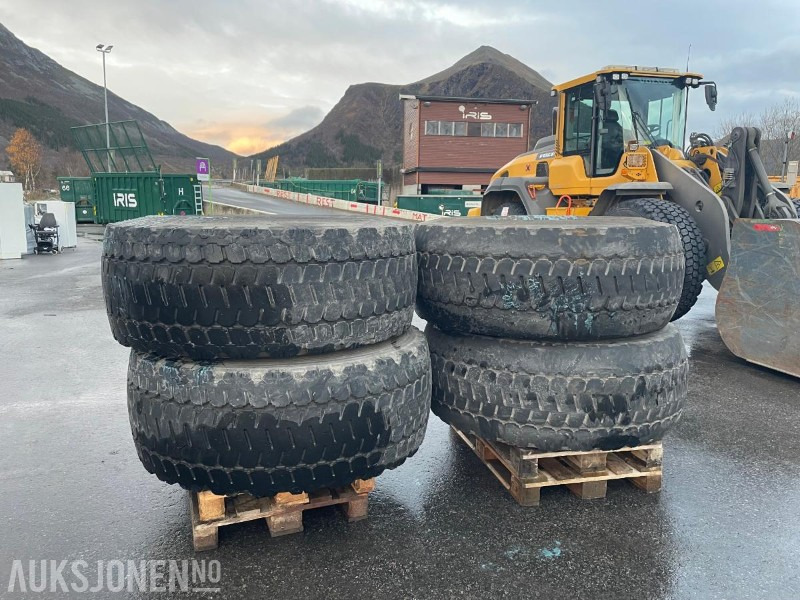 2018 Volvo 4 stk dekk uten felg - 4 stk Hjullaster hjul - Bridestone V-Steel Snow Wegde vsw 23.5 R25 - Anleggsmaskiner: bilde 1 2018 Volvo 4 stk dekk uten felg - 4 stk Hjullaster hjul - Bridestone V-Steel Snow Wegde vsw 23.5 R25 - Anleggsmaskiner: bilde 1