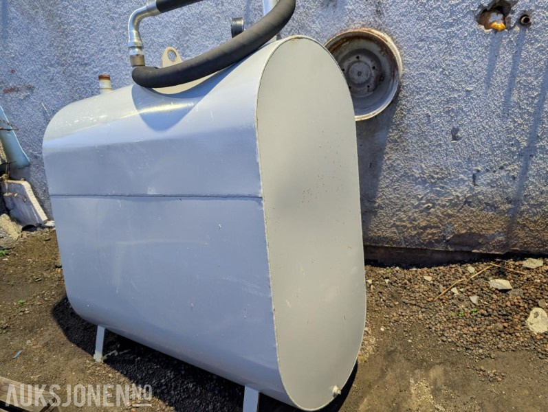 2019 Ubrukt diesel tanke, med brukt pumpe - Anleggsmaskiner: bilde 1 2019 Ubrukt diesel tanke, med brukt pumpe - Anleggsmaskiner: bilde 1