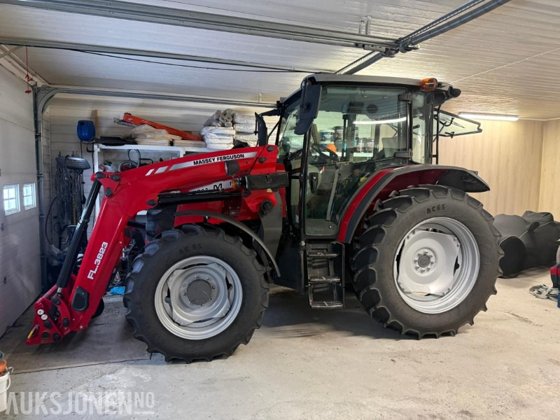 2021 Massey Ferguson 5711m/frontlaster kun 414timer - Traktor: bilde 2 2021 Massey Ferguson 5711m/frontlaster kun 414timer - Traktor: bilde 2