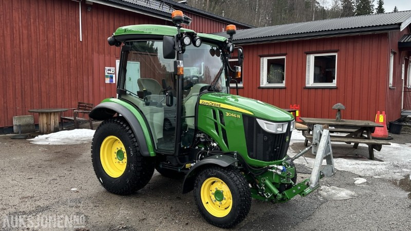 2022 JOHN DEERE 3046R TRAKTOR, HØYT UTSTYRSNIVÅ, 206 TIMER - Traktor: bilde 3 2022 JOHN DEERE 3046R TRAKTOR, HØYT UTSTYRSNIVÅ, 206 TIMER - Traktor: bilde 3