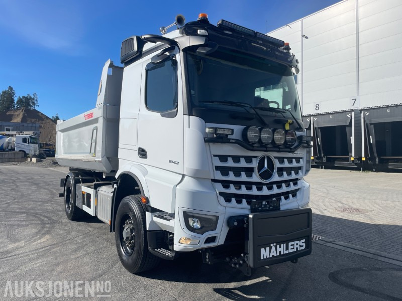 2024 Mercedes-Benz Arocs 1842 4x4 Kombibil m/brøyteopplegg – Kun 13 000 km - Som NY! - Tippbil: bilde 1 2024 Mercedes-Benz Arocs 1842 4x4 Kombibil m/brøyteopplegg – Kun 13 000 km - Som NY! - Tippbil: bilde 1