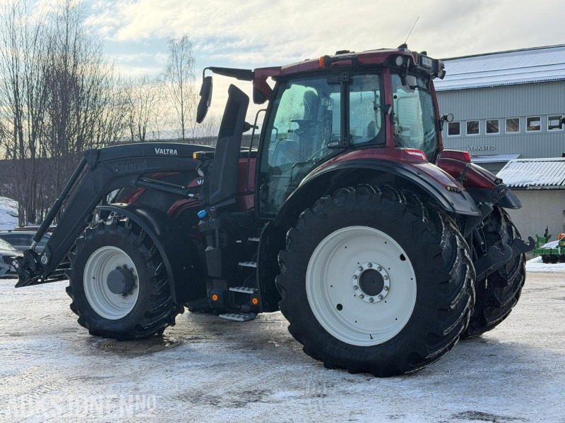 2024 Valtra Q305 traktor med frontlaster / 50 km/t - Traktor: bilde 3 2024 Valtra Q305 traktor med frontlaster / 50 km/t - Traktor: bilde 3