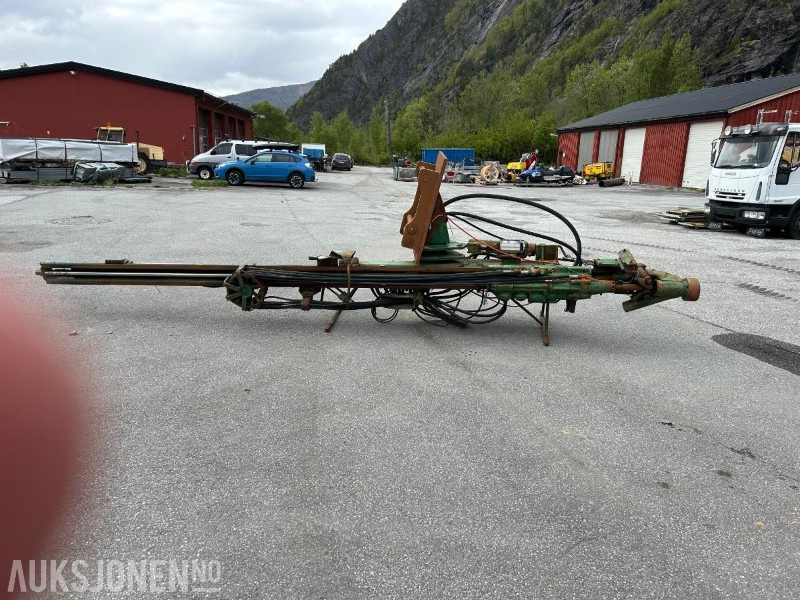 Boretårn med Montabert HC80 hammer - Med S60/S70 kombifeste - Borustyr: bilde 4 Boretårn med Montabert HC80 hammer - Med S60/S70 kombifeste - Borustyr: bilde 4
