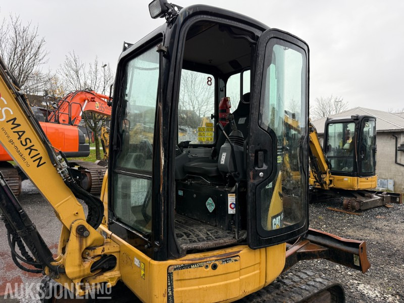 Cat 303.5E - Minigraver - SMP hurtigfeste S40 - SMP graveskuff + smalskuff - 7204 timer - Minigraver: bilde 2 Cat 303.5E - Minigraver - SMP hurtigfeste S40 - SMP graveskuff + smalskuff - 7204 timer - Minigraver: bilde 2