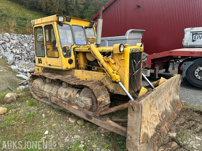 Cat D5 Bulldoser // doser - Anleggsmaskiner: bilde 2 Cat D5 Bulldoser // doser - Anleggsmaskiner: bilde 2