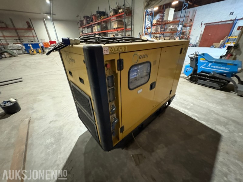 Cat Olympian GEP30 generator, 30 kva - Anleggsmaskiner: bilde 4 Cat Olympian GEP30 generator, 30 kva - Anleggsmaskiner: bilde 4