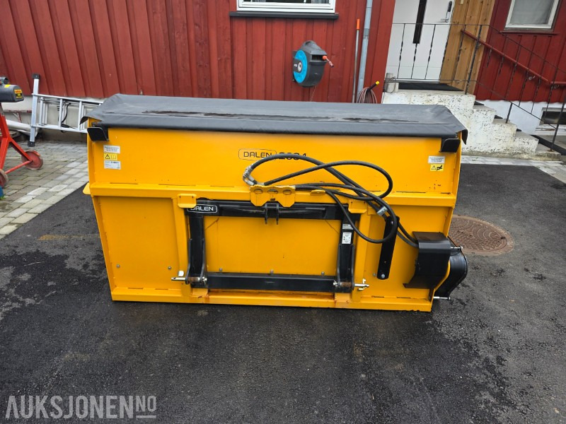Dalen 2034-U sandstrøer - Hydraulisk - 2 meter strøbredde - 1300 liter - Anleggsmaskiner: bilde 4 Dalen 2034-U sandstrøer - Hydraulisk - 2 meter strøbredde - 1300 liter - Anleggsmaskiner: bilde 4