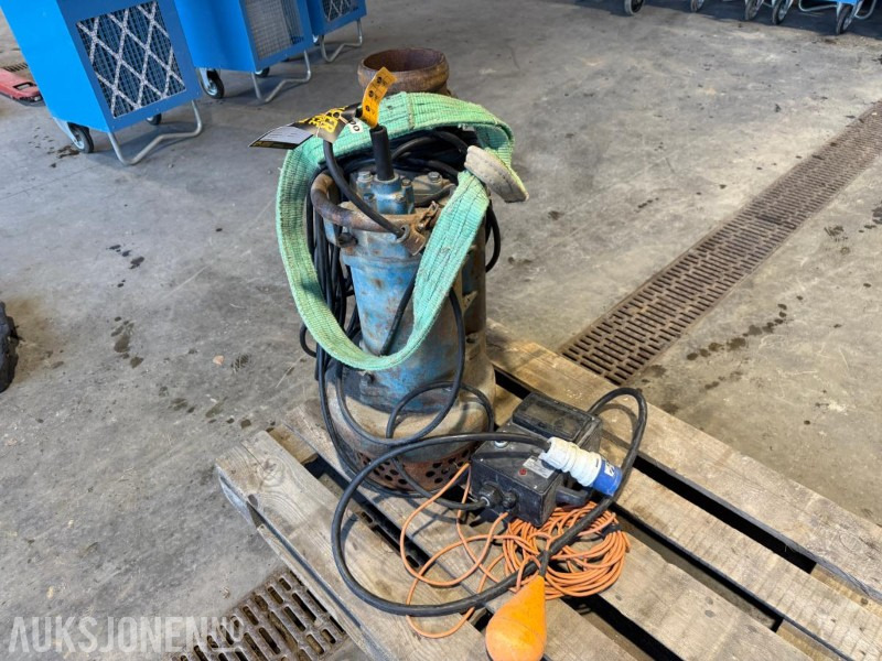 Elektrisk lensepumpe m/flottør 3000L - rep.objekt. - Anleggsmaskiner: bilde 2 Elektrisk lensepumpe m/flottør 3000L - rep.objekt. - Anleggsmaskiner: bilde 2