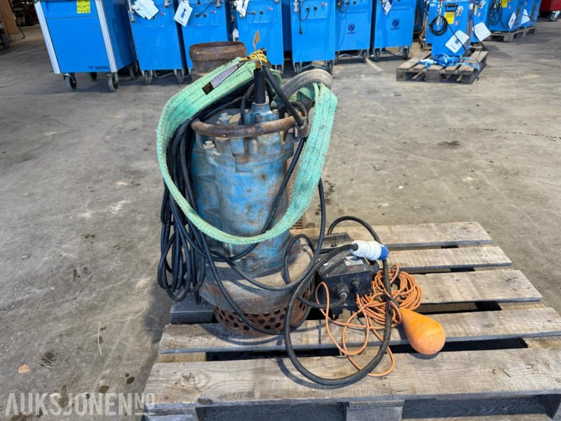 Elektrisk lensepumpe m/flottør 3000L - rep.objekt. - Anleggsmaskiner: bilde 3 Elektrisk lensepumpe m/flottør 3000L - rep.objekt. - Anleggsmaskiner: bilde 3