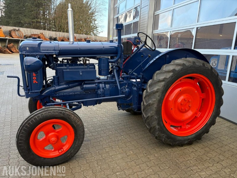 Ford Fordson-Stegamajor E27N - Traktor: bilde 3 Ford Fordson-Stegamajor E27N - Traktor: bilde 3