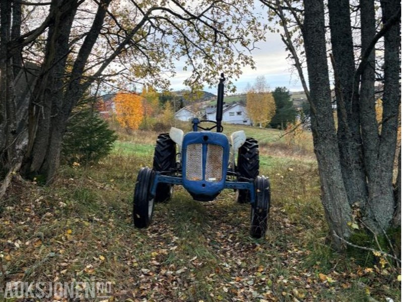 Ford dexta - Traktor: bilde 3 Ford dexta - Traktor: bilde 3