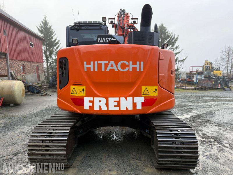 Hitachi ZX135 US-6 EC219, 2 skuffer, sentralsmøring - Gravemaskin: bilde 4 Hitachi ZX135 US-6 EC219, 2 skuffer, sentralsmøring - Gravemaskin: bilde 4