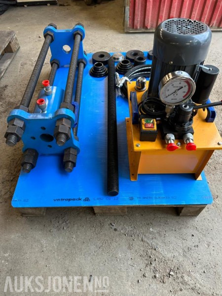 70 TONN HYDRAULISK PRESSE TIL BELTEBOLTER OG FORINGER 220V - ingen minstepris - Industrimaskin: bilde 2 70 TONN HYDRAULISK PRESSE TIL BELTEBOLTER OG FORINGER 220V - ingen minstepris - Industrimaskin: bilde 2