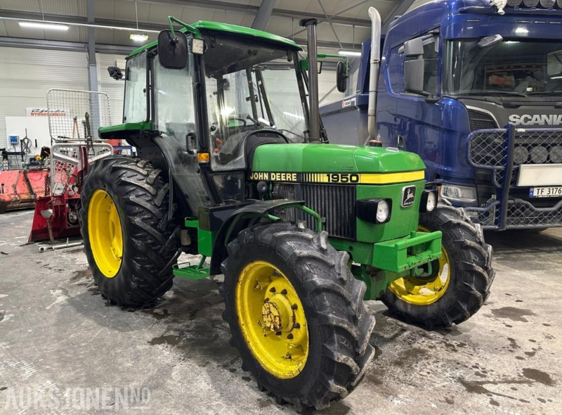 John Deere 1950 – 1988-modell – 46 hk – Starter og går – 4x4 – Med styringsdeler og kjettinger - Traktor: bilde 3 John Deere 1950 – 1988-modell – 46 hk – Starter og går – 4x4 – Med styringsdeler og kjettinger - Traktor: bilde 3
