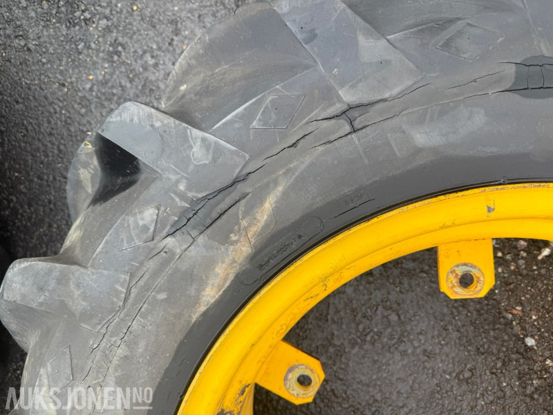 Landbruksteknikk 1 GoodYear 12.4-24 traktordekk med felg: bilde 9