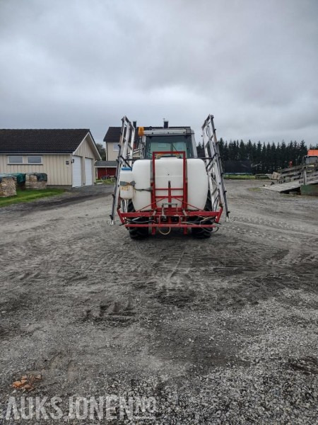 1900 YLØ Eho kone sprøyte med elektrisk betjening - Landbruksteknikk: bilde 4 1900 YLØ Eho kone sprøyte med elektrisk betjening - Landbruksteknikk: bilde 4