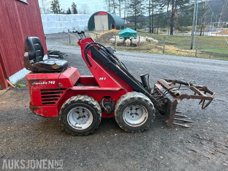 1999 Agromatic 740 Minilaster m/Silograbb/krokodille - Landbruksteknikk: bilde 4 1999 Agromatic 740 Minilaster m/Silograbb/krokodille - Landbruksteknikk: bilde 4