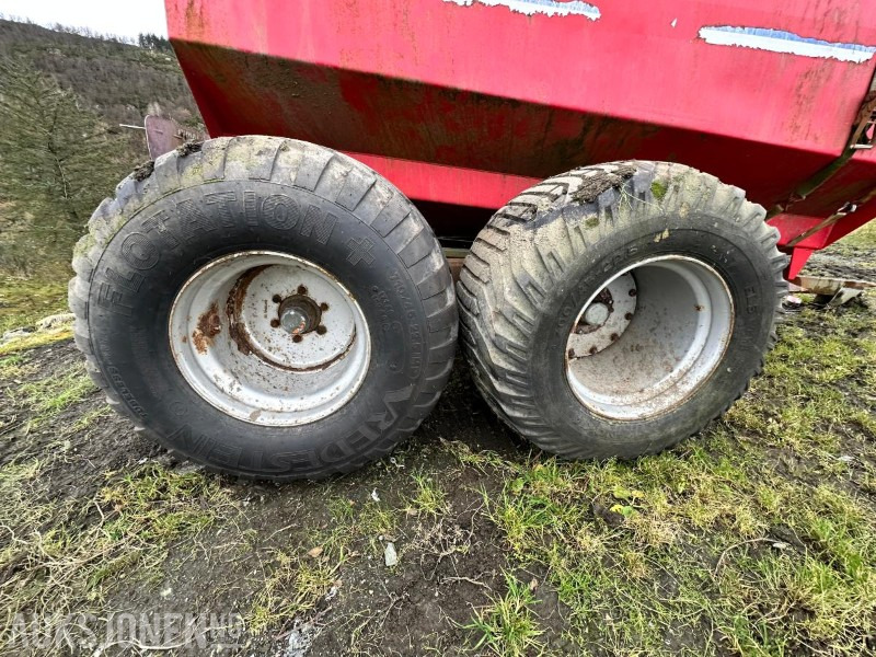Landbruksteknikk 2005 MOI BG 8 Gjødselvogn m/Vogelsang spreder: bilde 15 Landbruksteknikk 2005 MOI BG 8 Gjødselvogn m/Vogelsang spreder: bilde 15