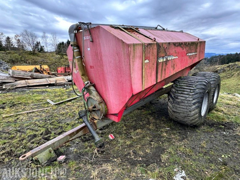2005 MOI BG 8 Gjødselvogn m/Vogelsang spreder - Landbruksteknikk: bilde 1 2005 MOI BG 8 Gjødselvogn m/Vogelsang spreder - Landbruksteknikk: bilde 1