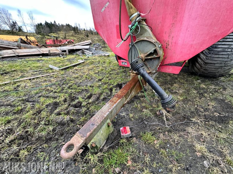 Landbruksteknikk 2005 MOI BG 8 Gjødselvogn m/Vogelsang spreder: bilde 10 Landbruksteknikk 2005 MOI BG 8 Gjødselvogn m/Vogelsang spreder: bilde 10