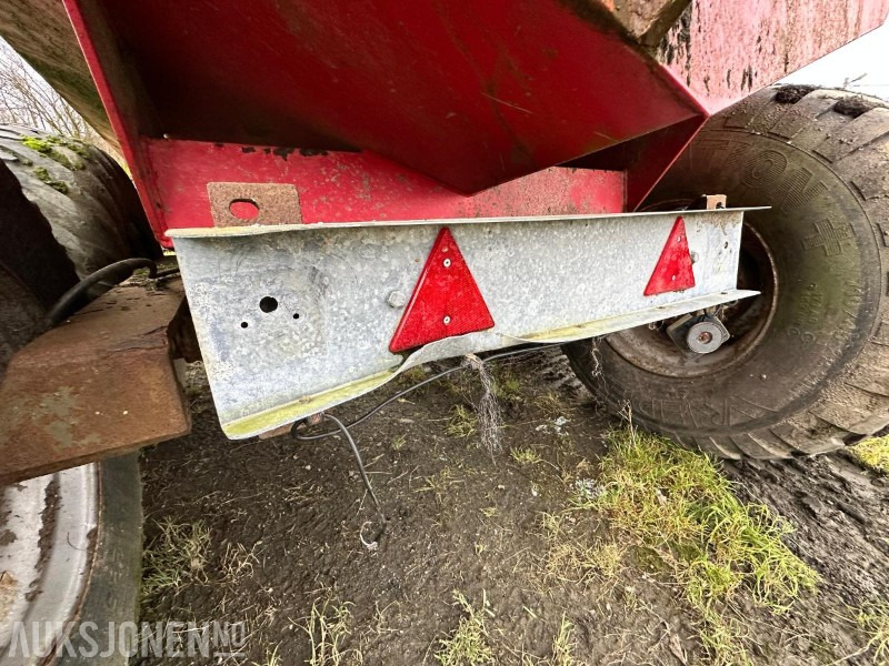 Landbruksteknikk 2005 MOI BG 8 Gjødselvogn m/Vogelsang spreder: bilde 20 Landbruksteknikk 2005 MOI BG 8 Gjødselvogn m/Vogelsang spreder: bilde 20